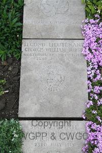 Boulogne Eastern Cemetery - Burns, George William